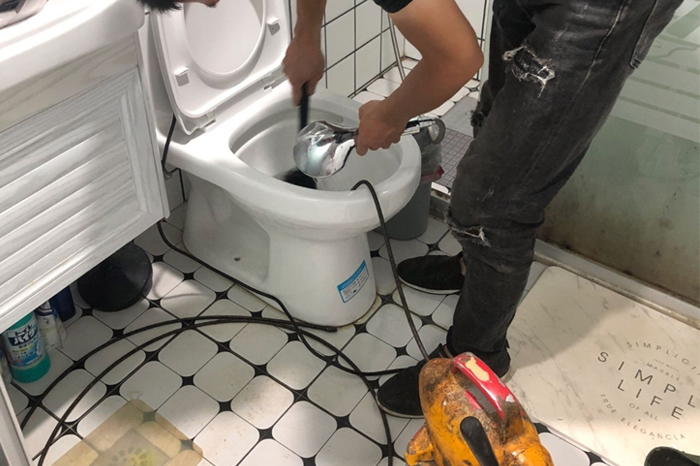 沛县马桶堵塞自己疏通还是找师傅？专业上门服务让你省时更省心